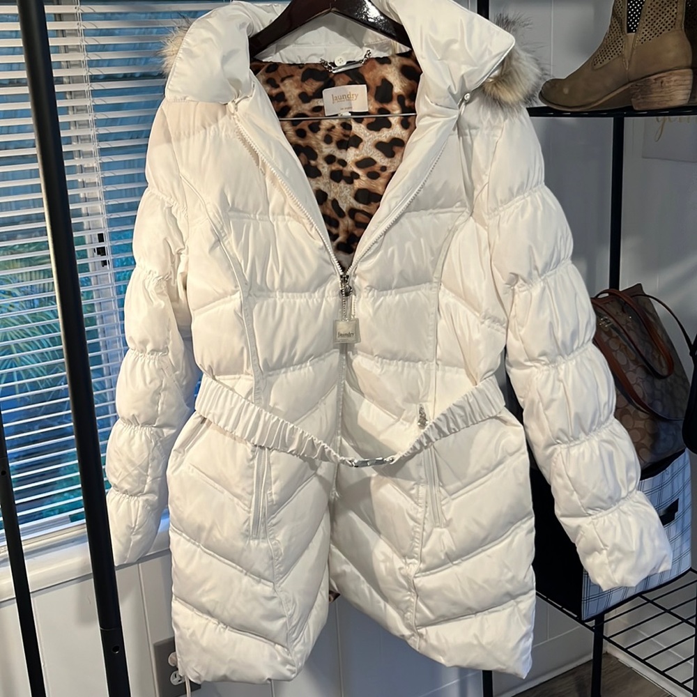 Great jacket puffer style laundry by Shelli Segal extra large